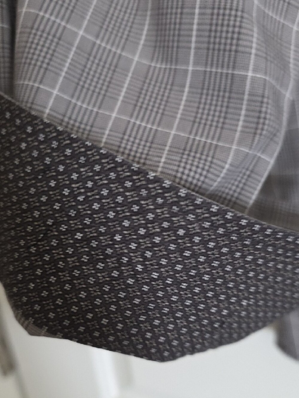 Cinch Men's Gray Plaid Button-Down Shirt - Picture 4 of 6